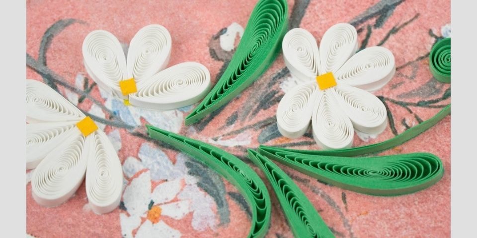 quilled-mother-s-day-daisies-greeting-card-1214406865_960x540.jpg
