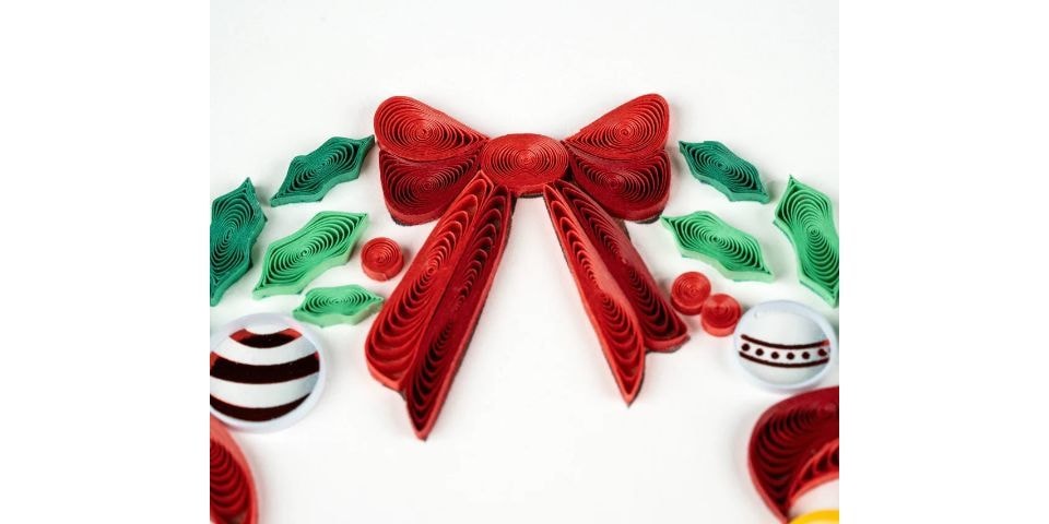 greeting-card-quilled-holiday-wreath-with-ornaments-greeting-card-34852642947151_1024x1024.jpg